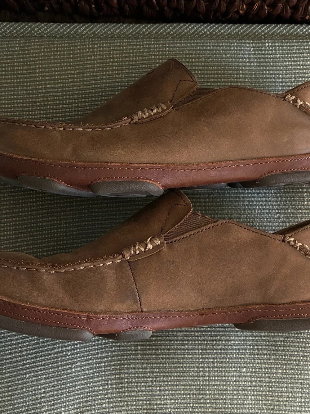 OluKai Moloa Men’s Nubuck Leather Slip On Shoes Mules Ray/Toffee Size 8.5